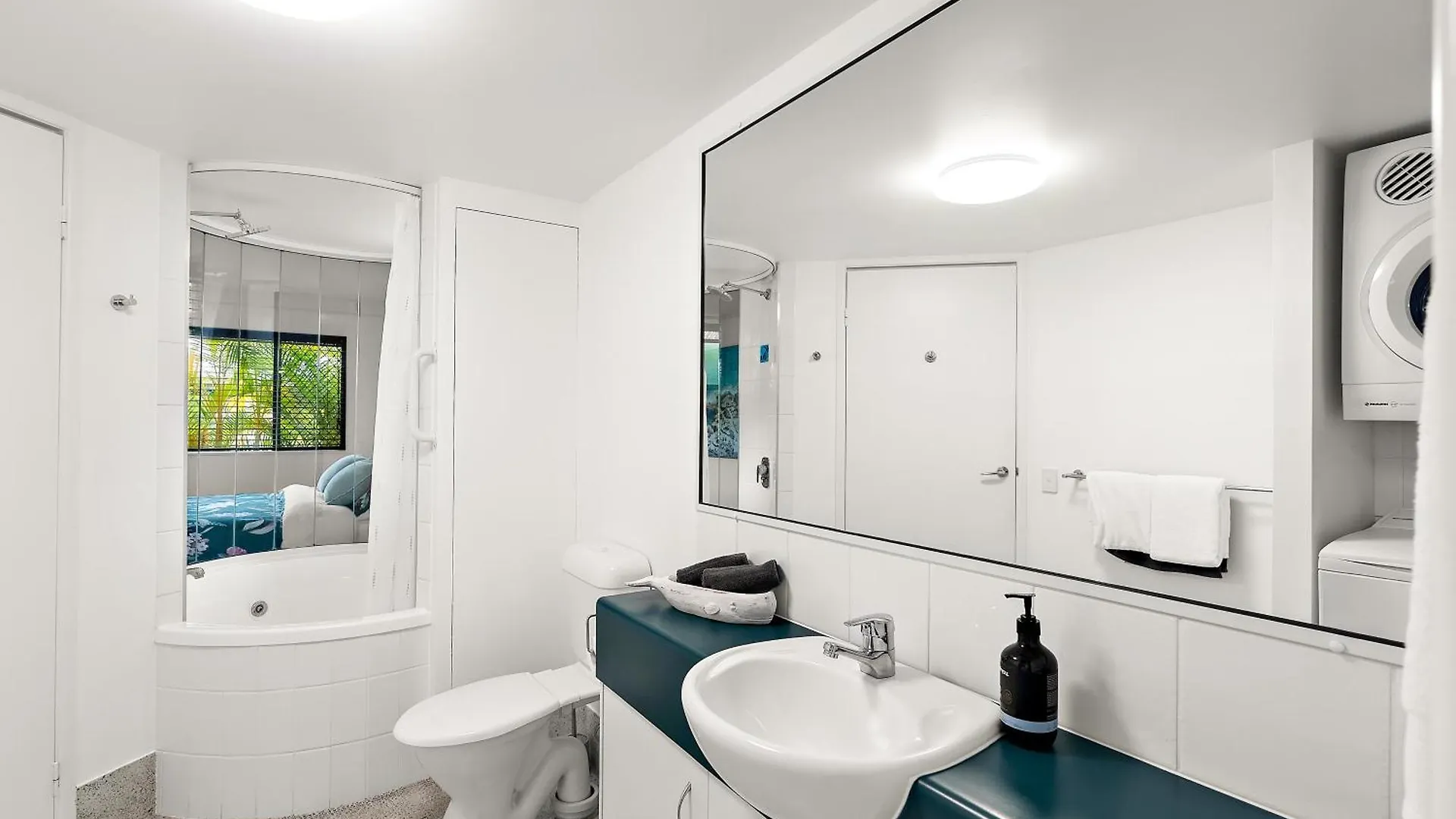 Retreat In Ground Level 1 Bedroom Unit, Noosaville